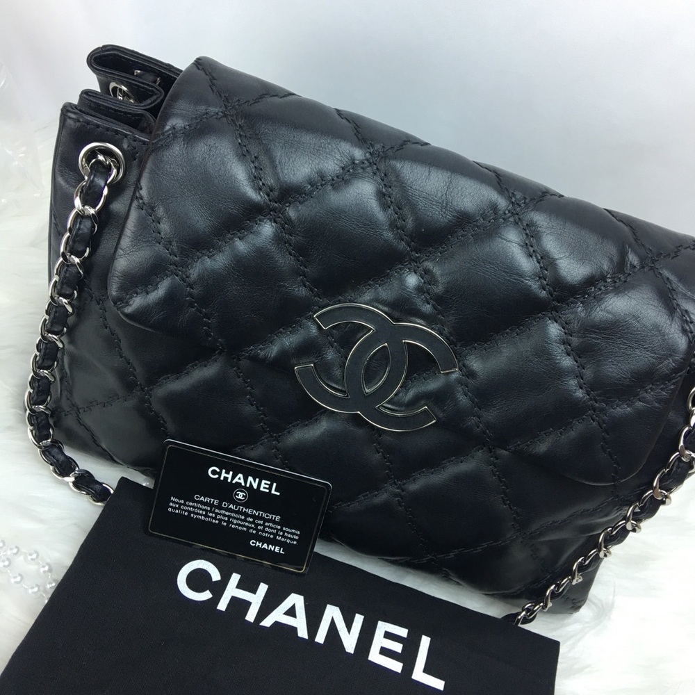 💯SOLD💯Chanel Black Diamond Quilted Lamb Leather - Picture 7 of 8